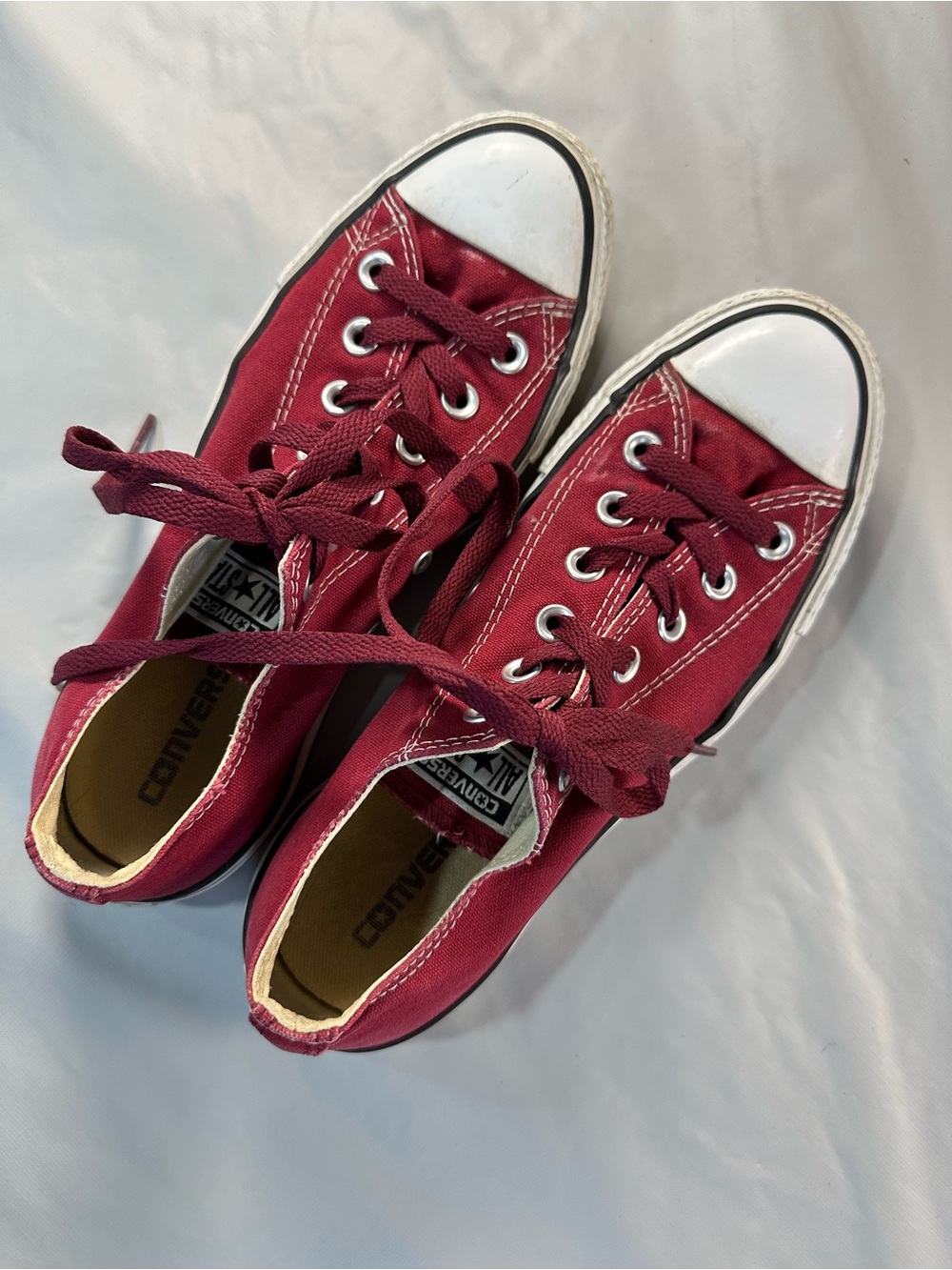 Converse Low Top Sneakers in Burgundy Red